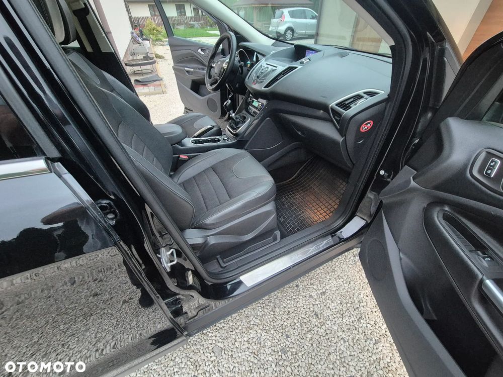 Ford Kuga 2.0 TDCi 4x4 Titanium - 17