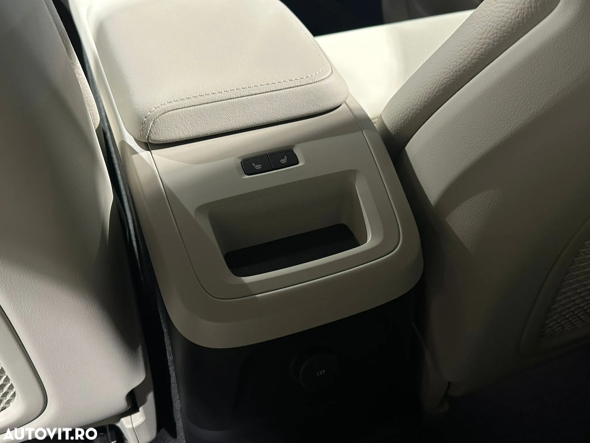 Volvo XC 60 T6 AWD AT PHEV Plus Dark - 13