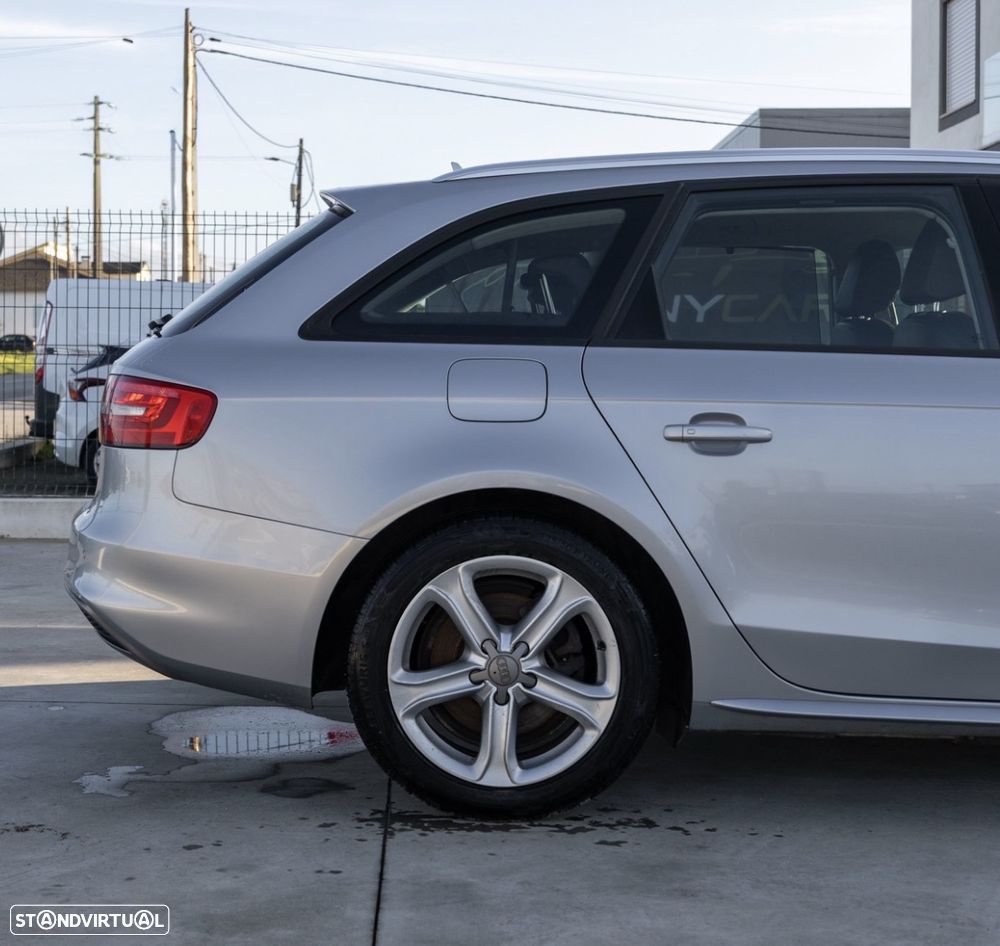 Audi A4 Avant 2.0 TDI Business Line S-line - 12