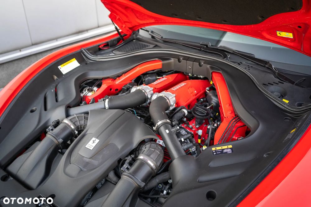 Ferrari Roma - 35