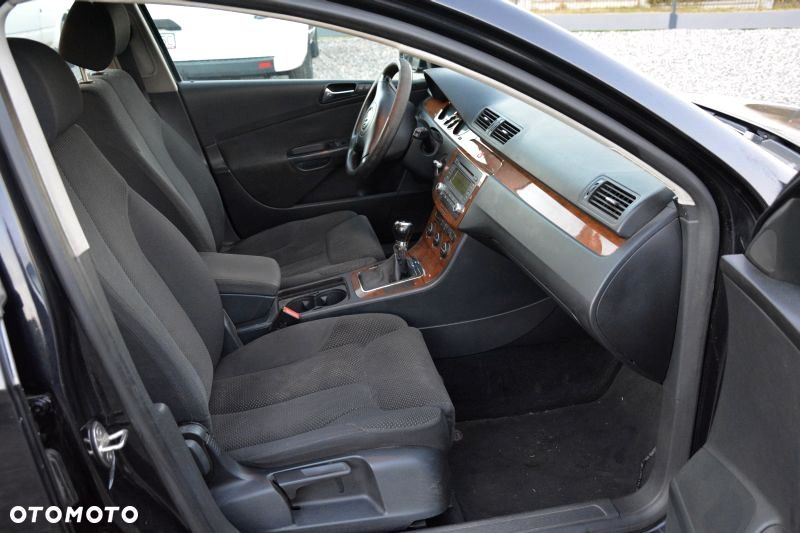 Volkswagen Passat 2.0 TDI Comfortline - 7