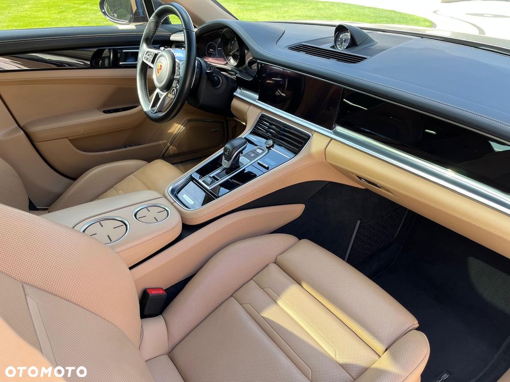 Porsche Panamera 4 E-Hybrid - 7