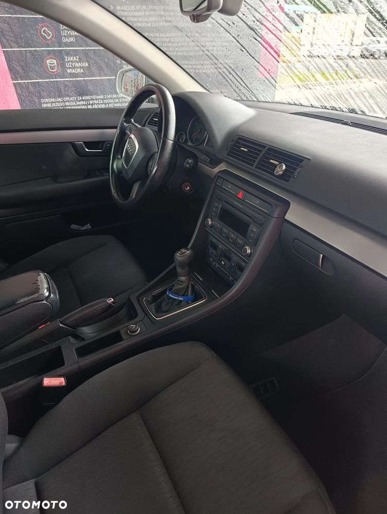 Audi A4 Limousine - 6
