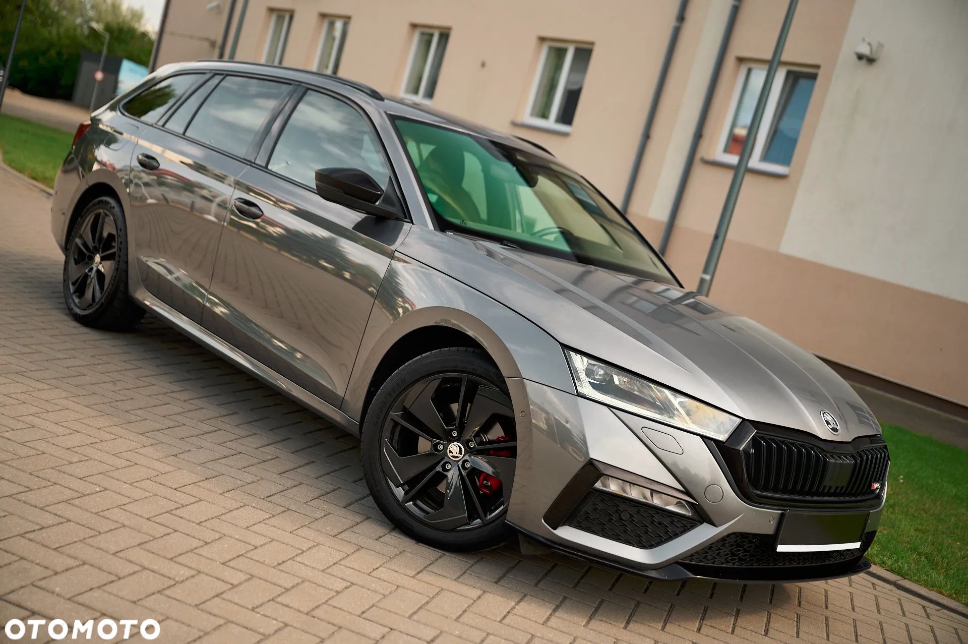Skoda Octavia Combi 2.0 TDI DSG RS - 5