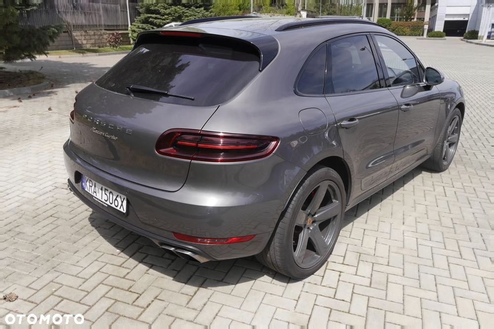 Porsche Macan Turbo - 4