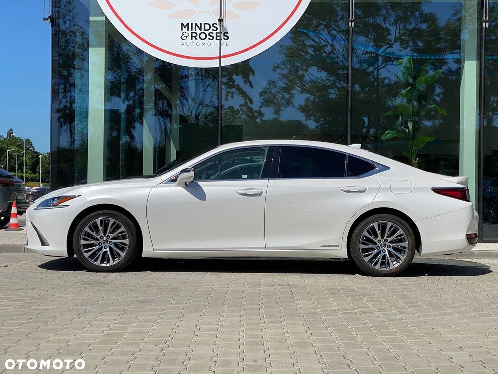 Lexus ES - 3
