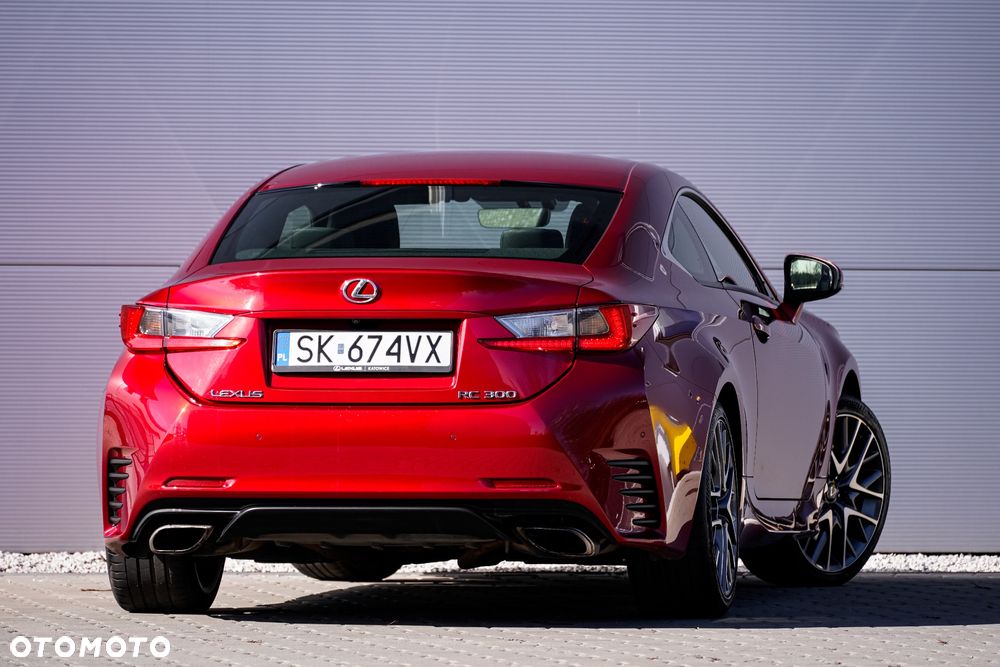 Lexus RC 200t / 300 F Sport - 11