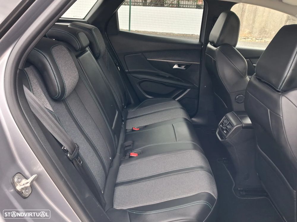 Peugeot 3008 225 e-EAT8 Allure Pack - 33