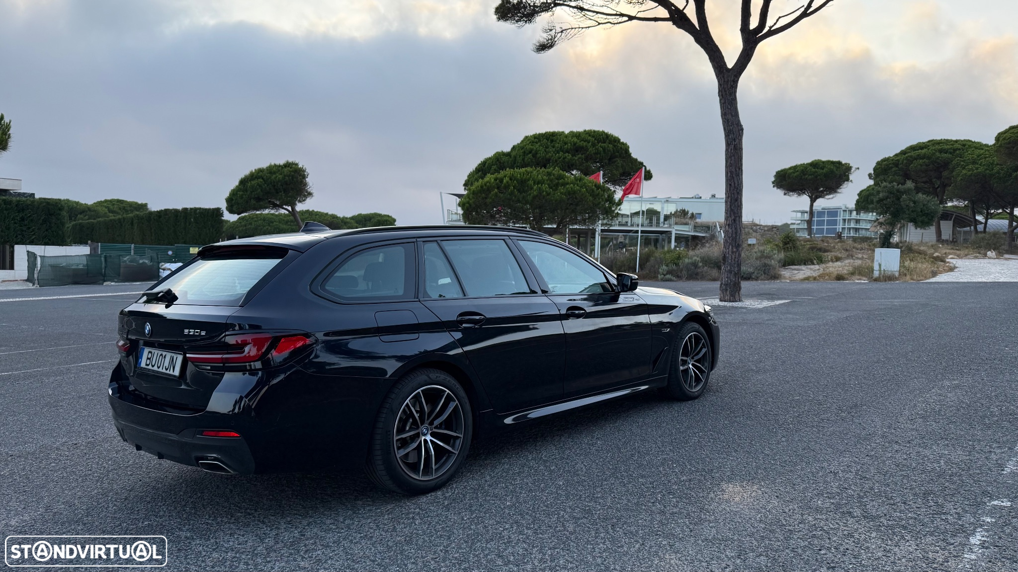 BMW 530 e Pack Desportivo M - 3