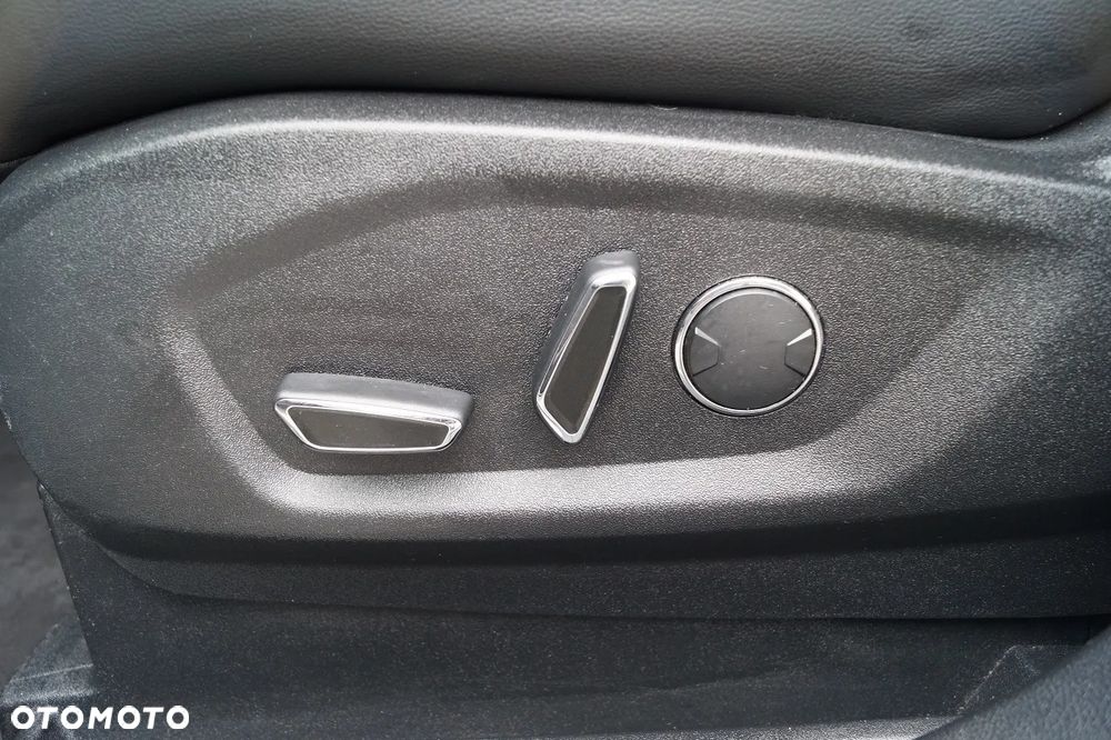 Ford S-Max 2.0 EcoBoost Titanium - 33