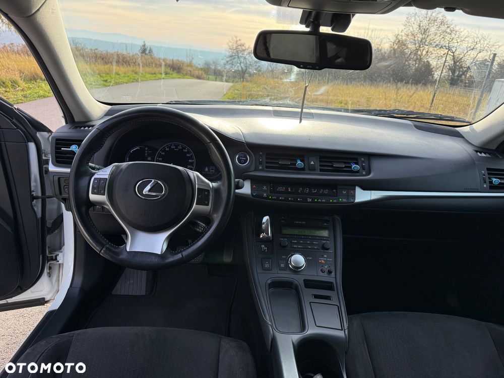 Lexus CT - 16