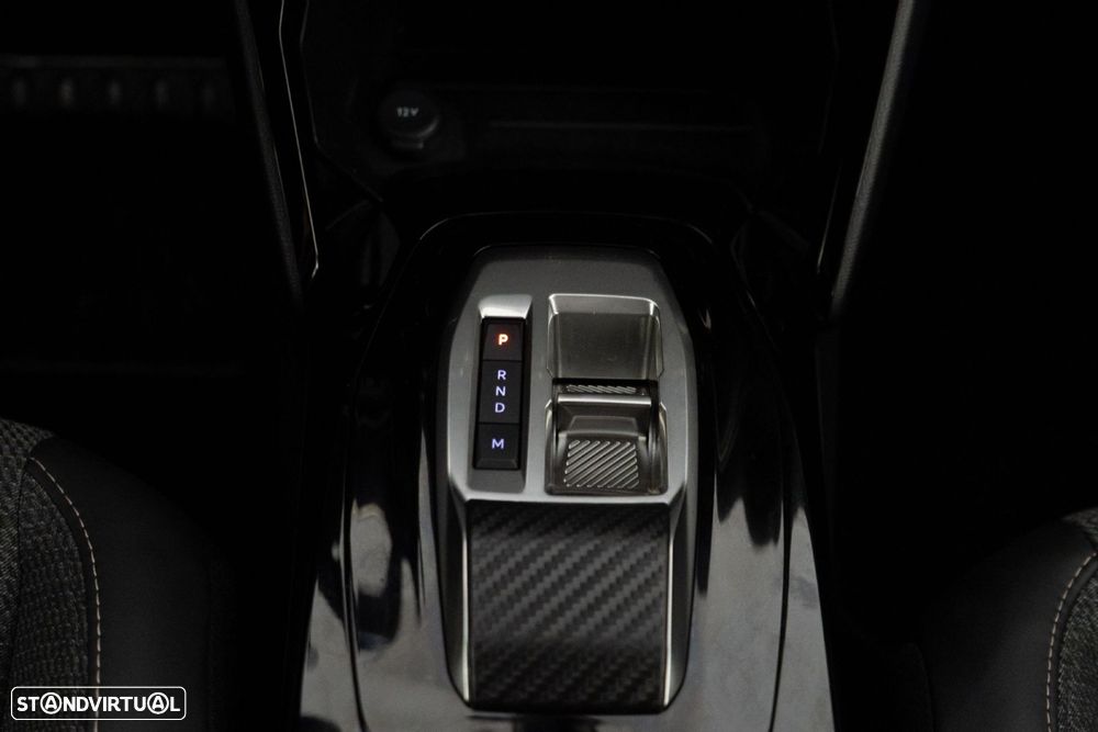 Peugeot 2008 1.2 PureTech Allure Pack EAT8 - 28