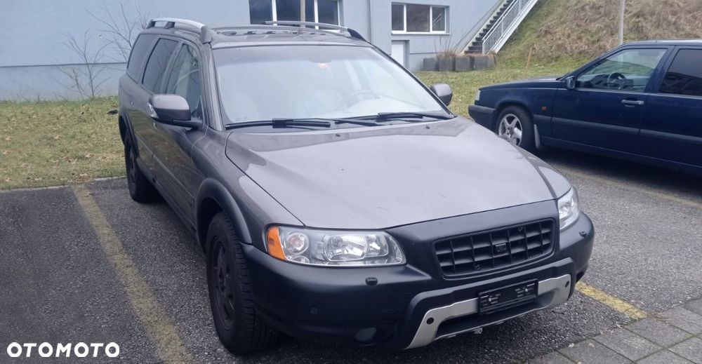 Volvo XC 70 AWD Momentum - 1