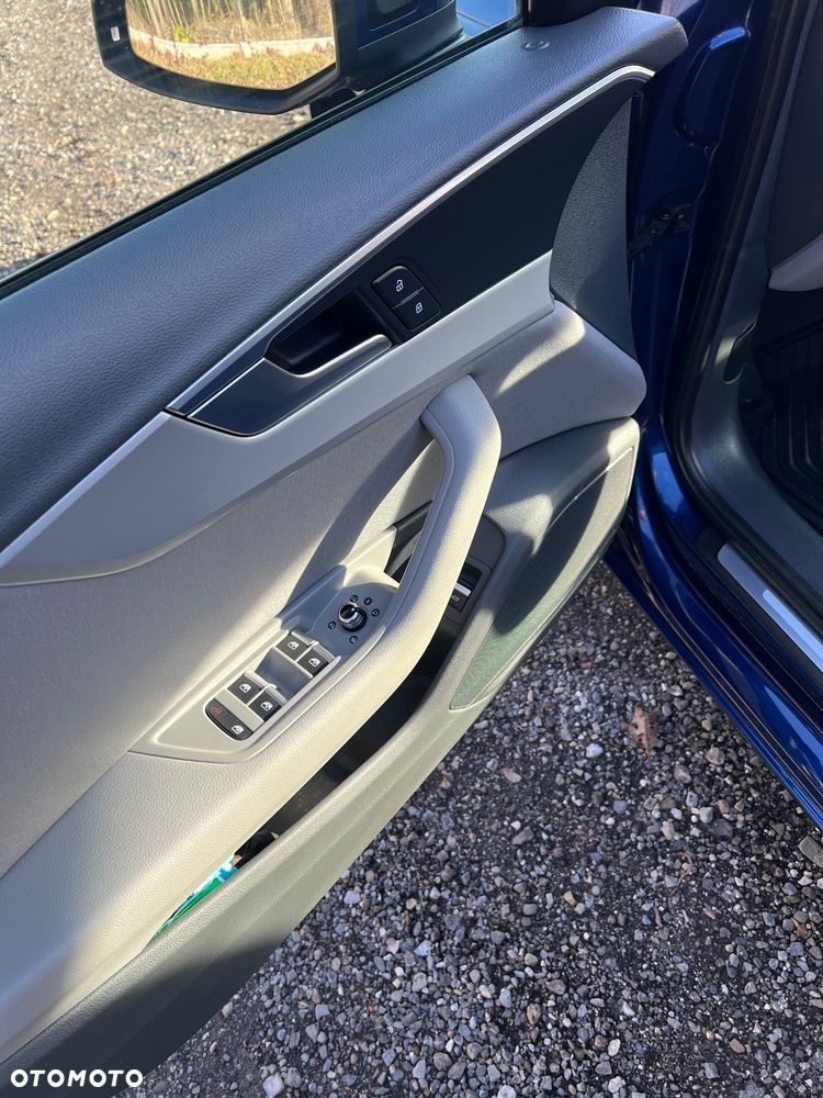 Audi A4 Avant 2.0 TDI S tronic - 26