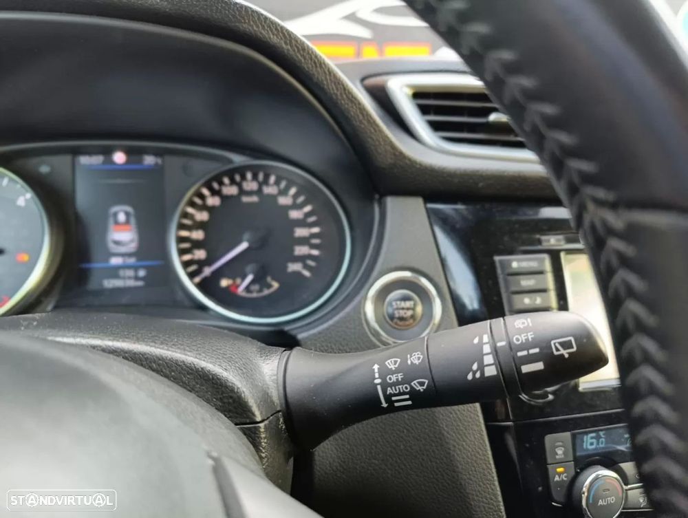 Nissan Qashqai 1.5 dCi N-Connecta J18 - 14