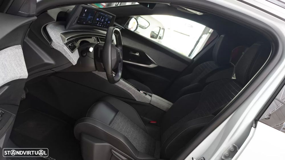 Peugeot 5008 1.2 Hybrid Allure e-DCS6 - 18