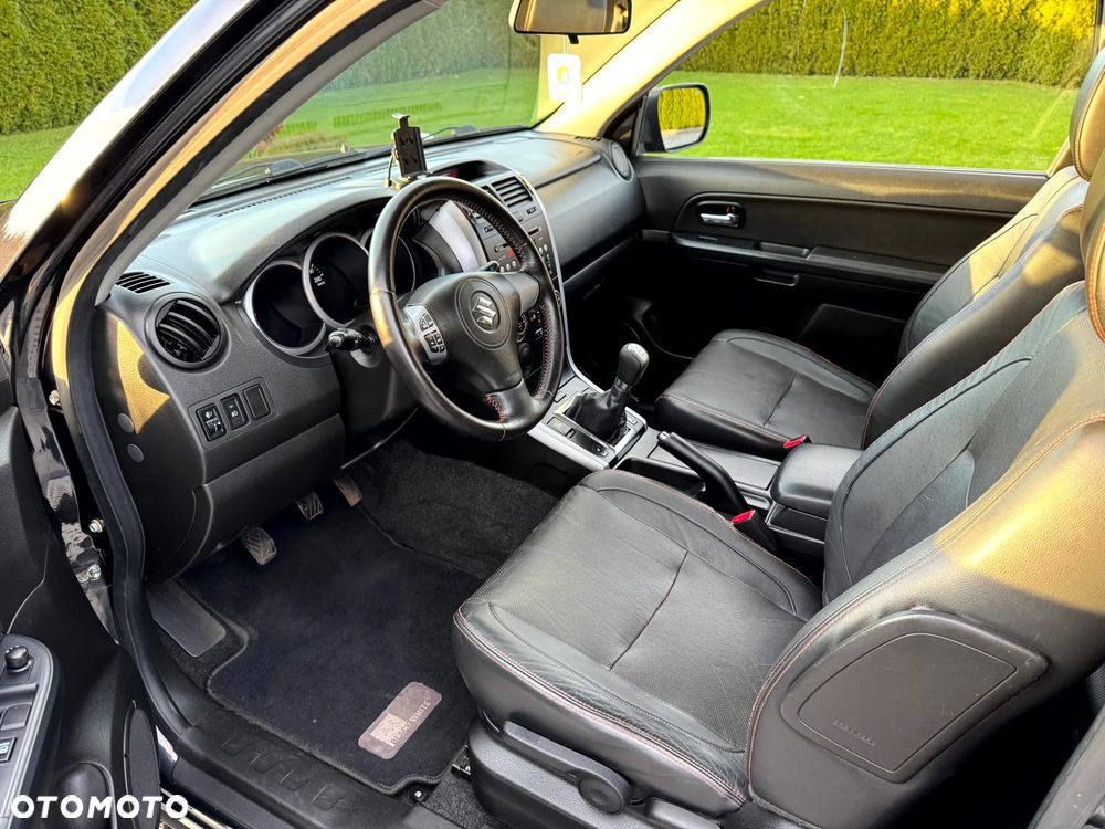 Suzuki Grand Vitara 1.6 Black&White - 10