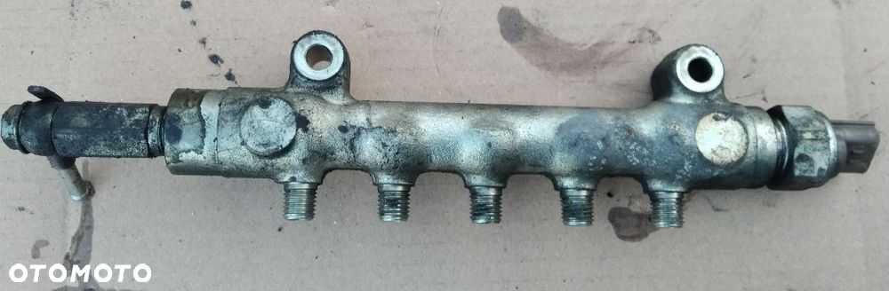 Subaru Outback Legacy IV 2.0 D listwa wtryskowa czujnik paliwa - 1