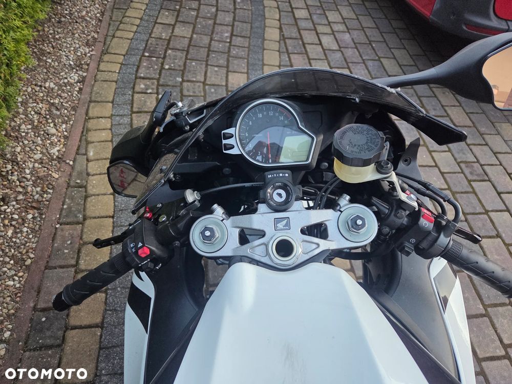 Honda CBR - 9