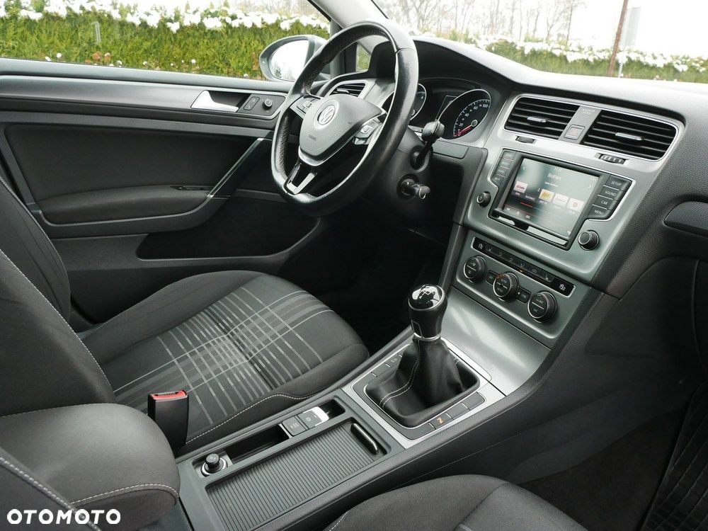 Volkswagen Golf 1.2 TSI BlueMotion Technology Comfortline - 24