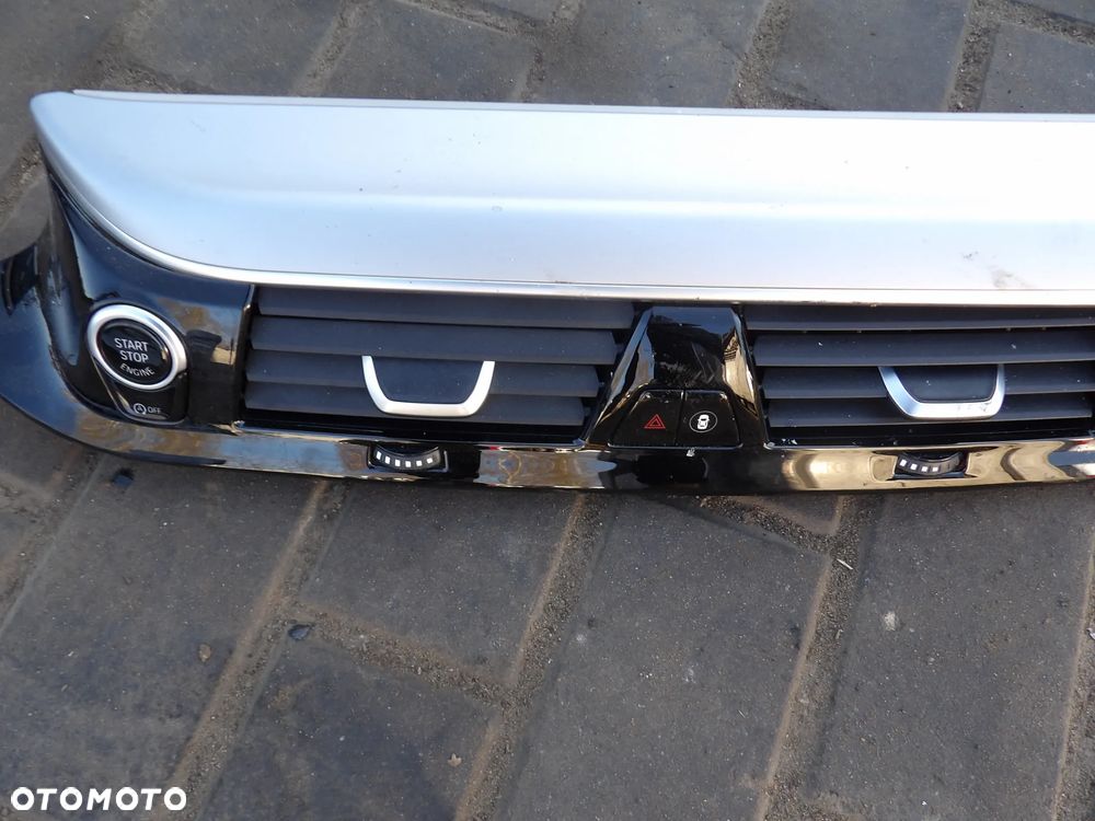 BMW - G31 - LISTWA DESKI ROZDZIELCZEJ - KRATKI NAWIEWU - 9329585  9329579 - 2