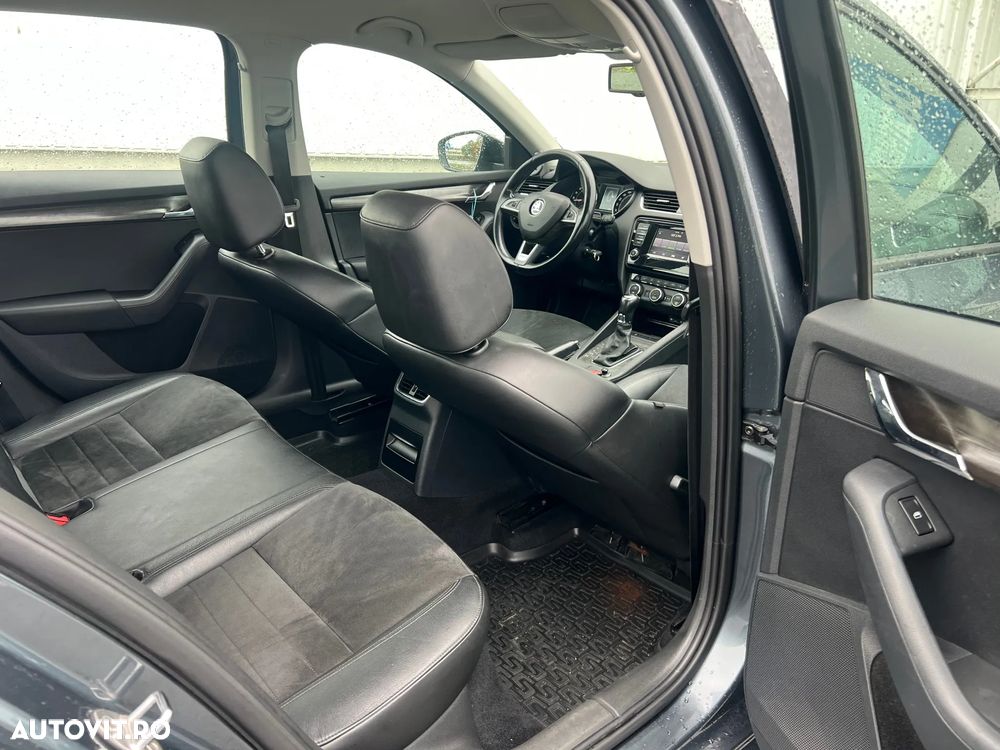 Skoda Octavia Combi 2.0 TDI 4x4 DSG Scout - 18