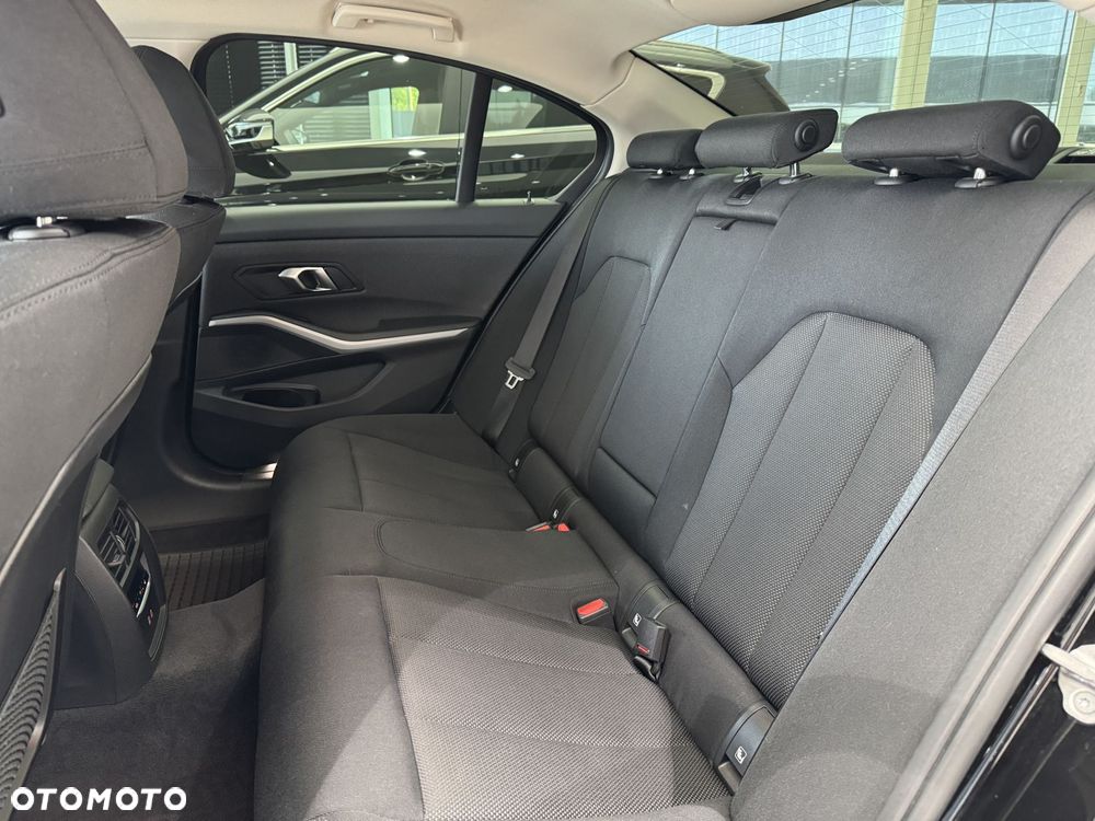 BMW Seria 3 318i Advantage - 13