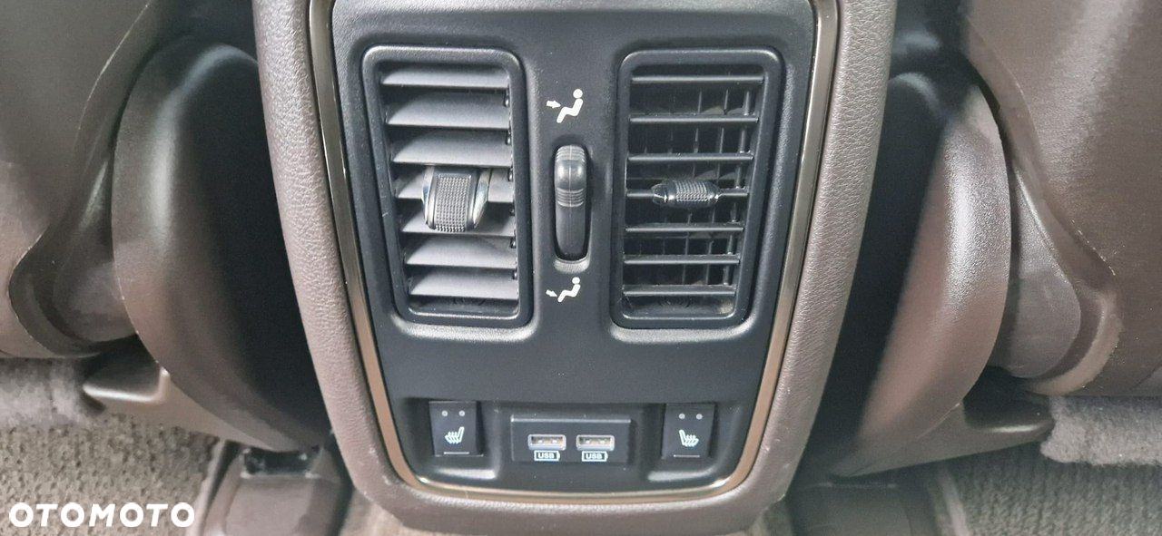 Jeep Grand Cherokee - 31