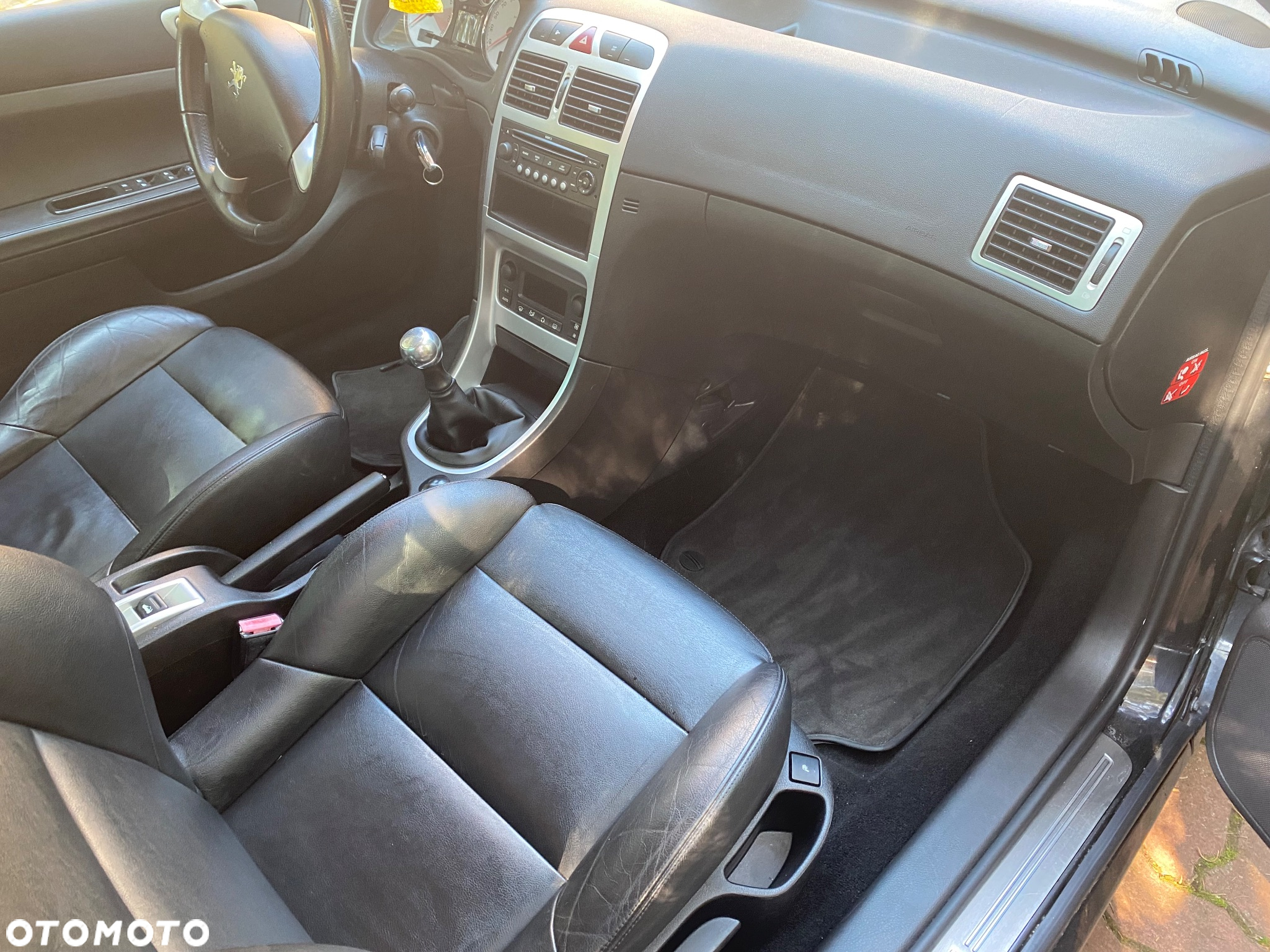 Peugeot 307 CC 2.0 Intense - 30