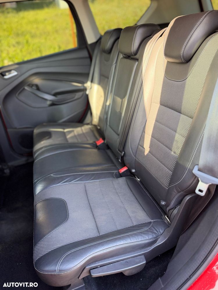 Ford Kuga 2.0 TDCi Powershift 4WD Titanium - 4