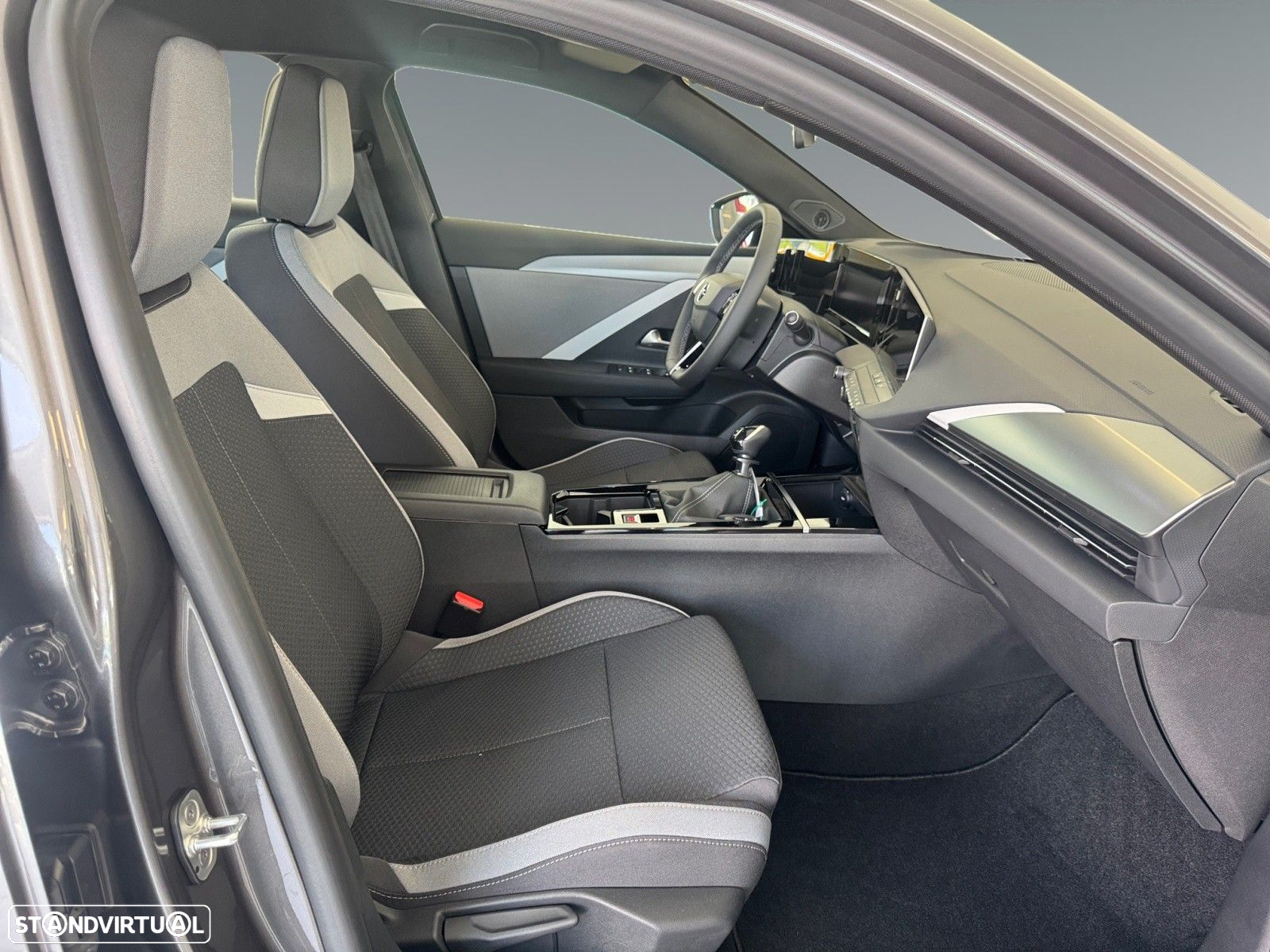 Opel Astra 1.2 T Edition - 15