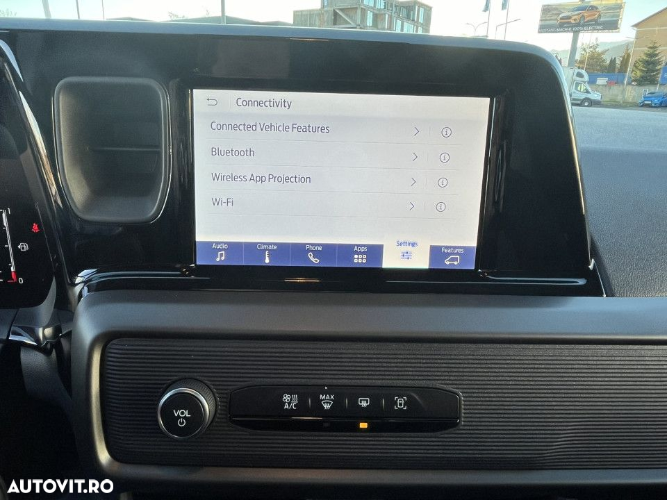 Ford Transit Courier - 14