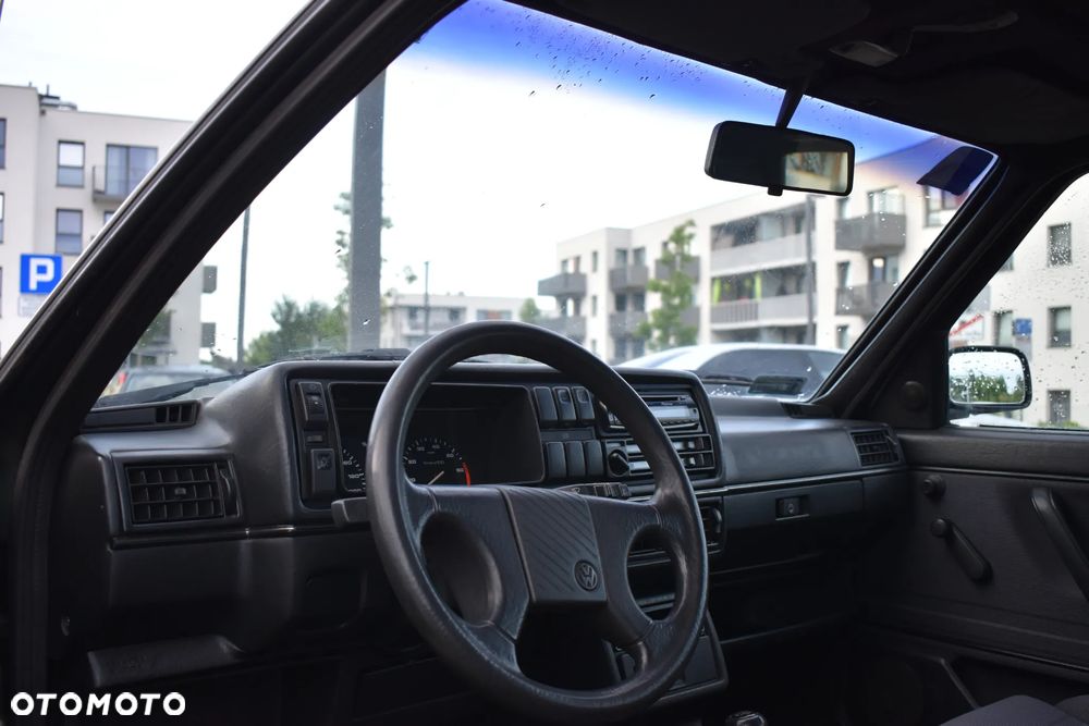 Volkswagen Golf 1.8 GT Special - 6