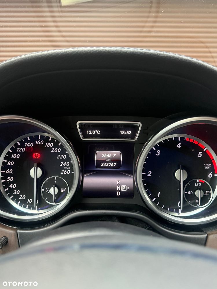 Mercedes-Benz GL 350 BlueTEC 4-Matic - 40