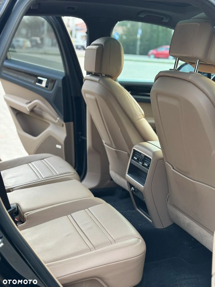 Porsche Cayenne Tiptronic S - 12