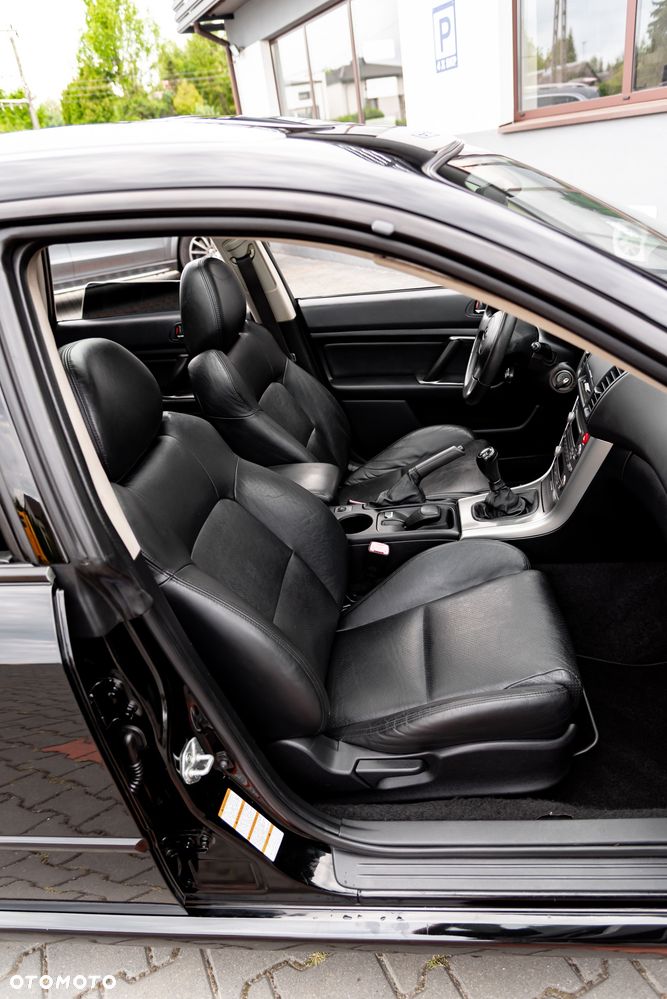 Subaru Legacy - 26