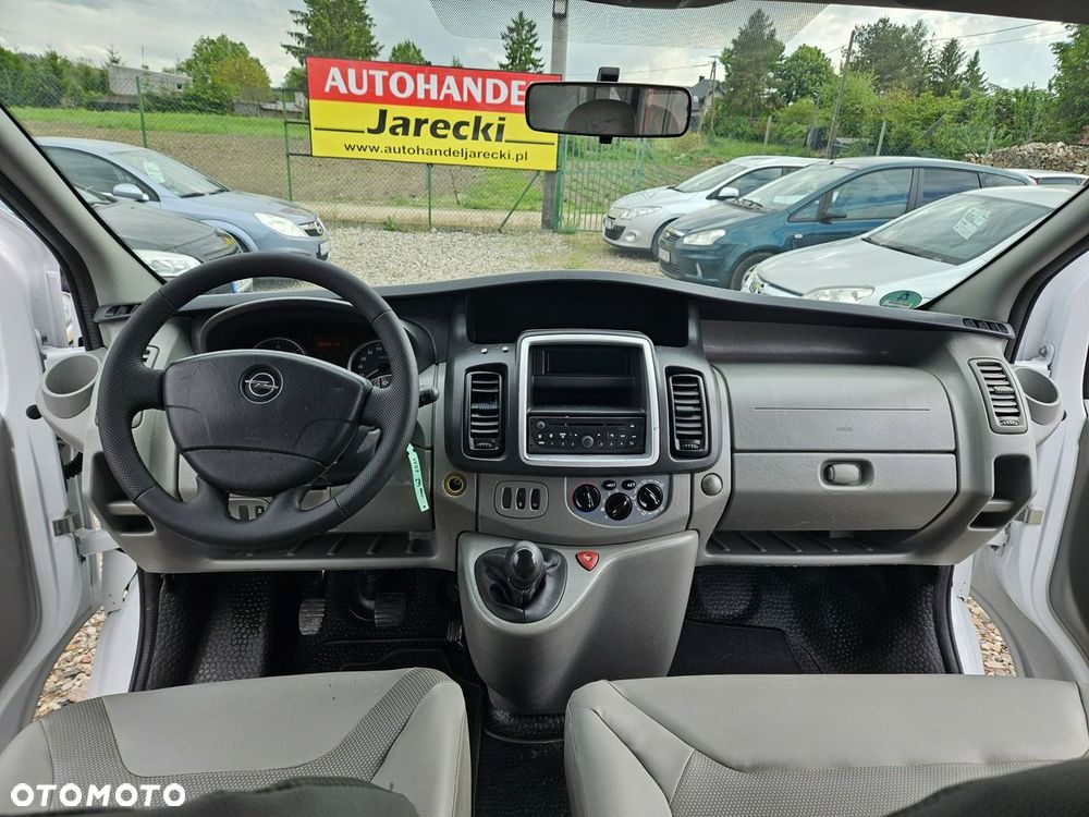 Opel Vivaro - 11