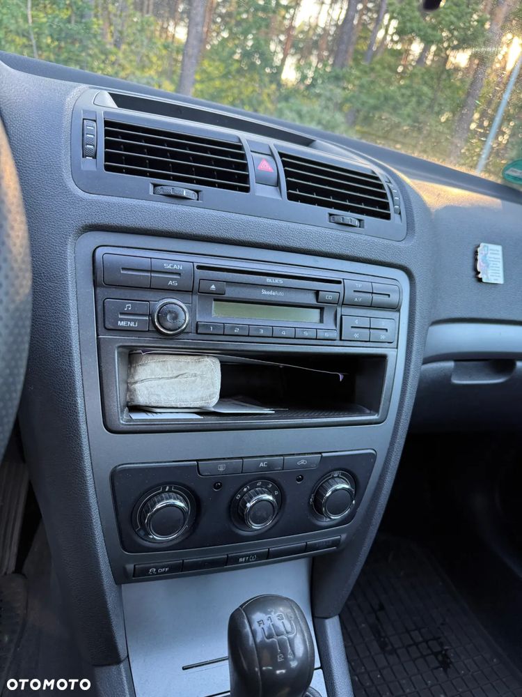 Skoda Octavia 1.6 Classic - 13