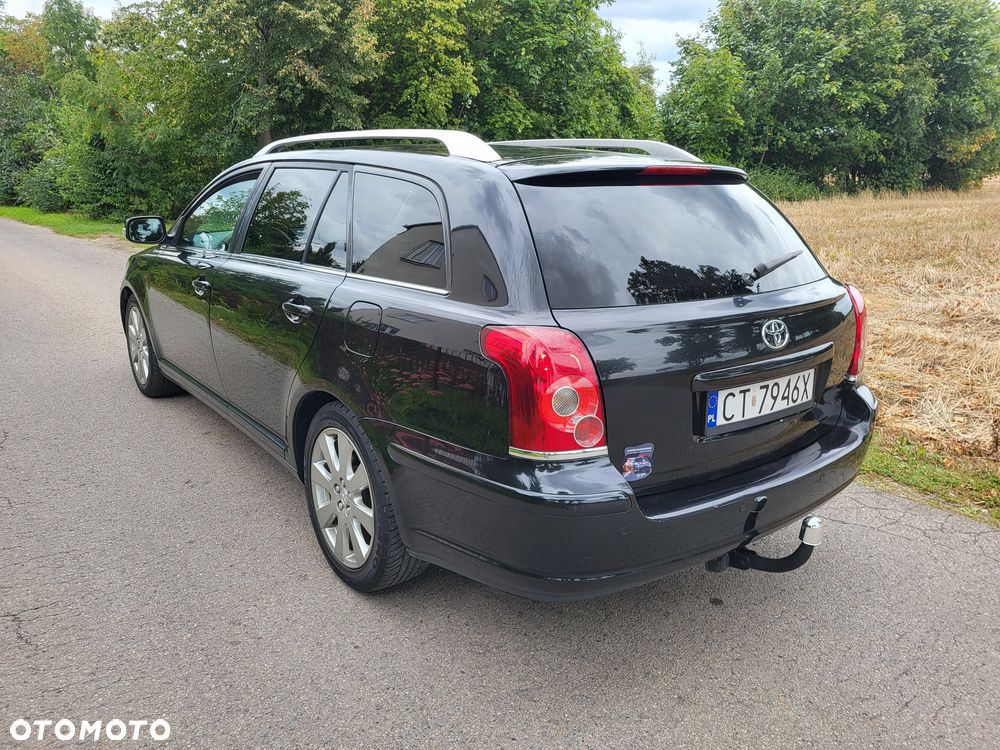Toyota Avensis - 4
