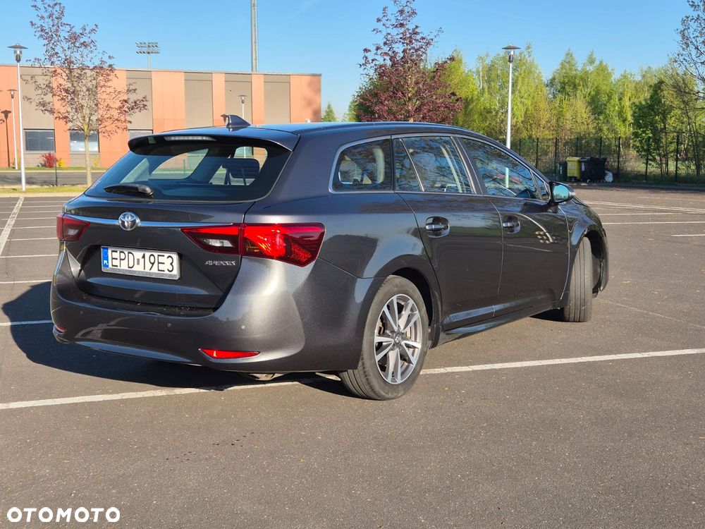 Toyota Avensis 1.6 Active - 5