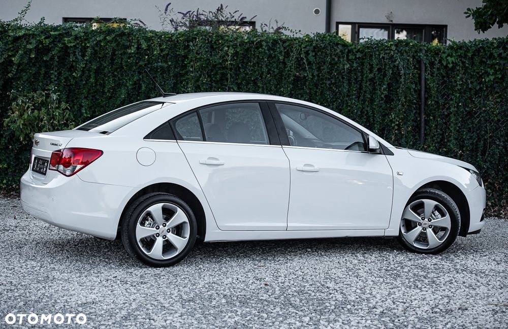 Chevrolet Cruze 1.8 LS - 14