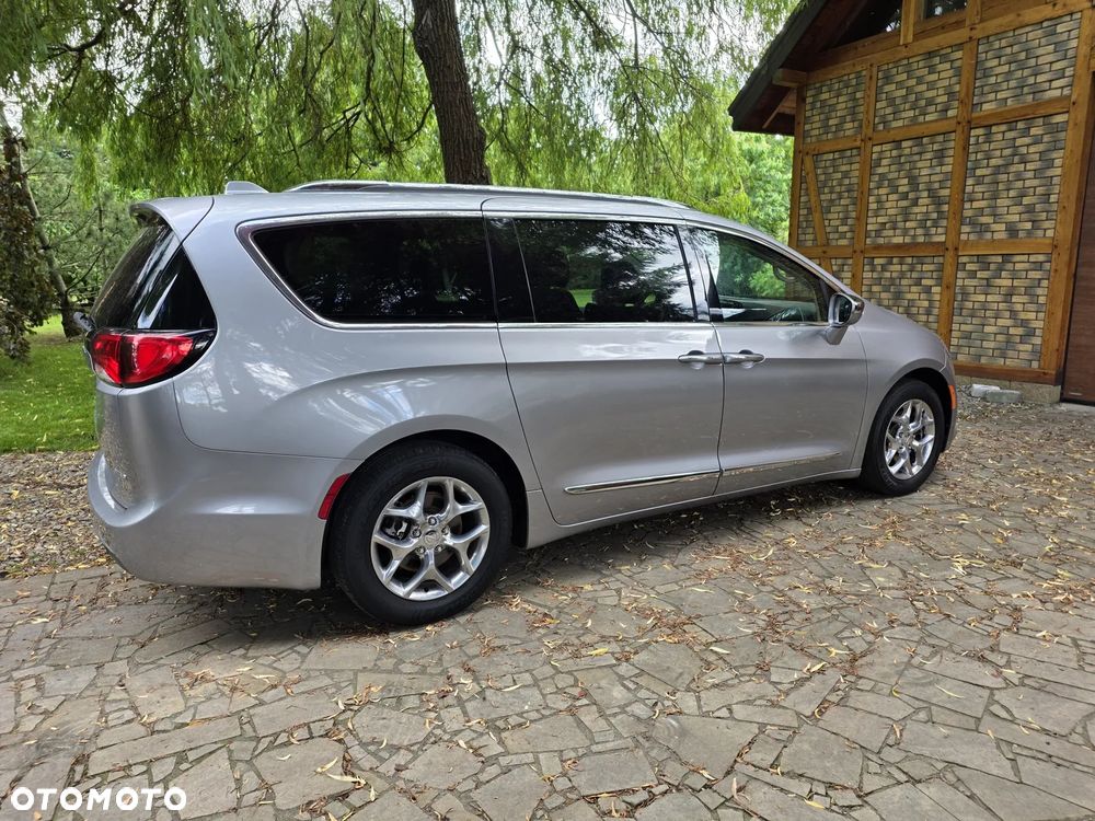 Chrysler Pacifica - 9