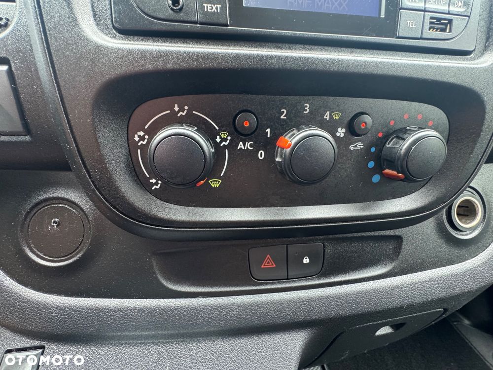 Renault Trafic - 18