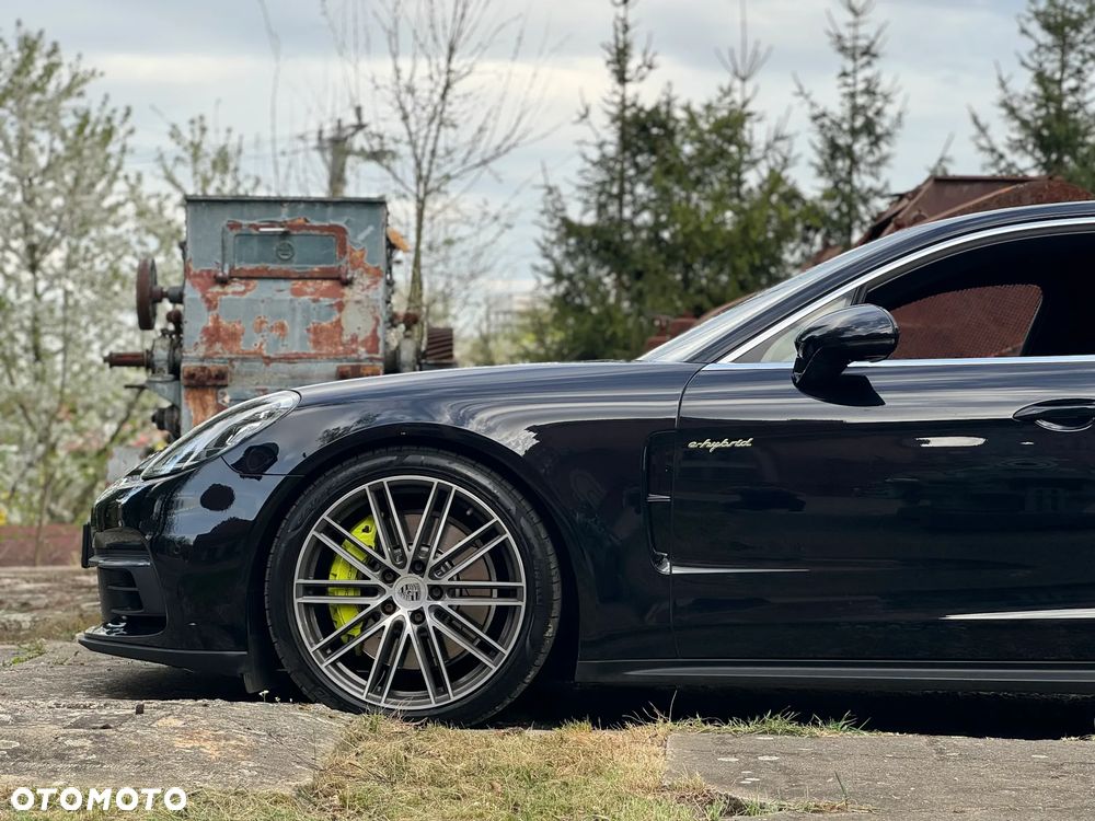 Porsche Panamera 4 E-Hybrid - 21