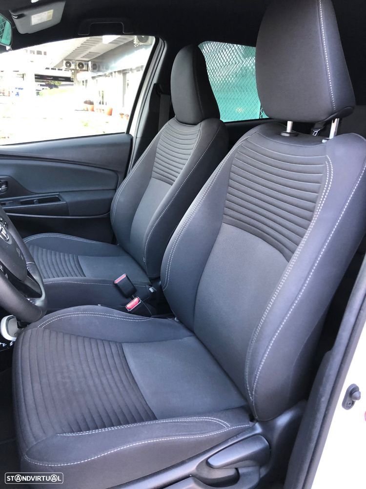 Toyota Yaris 1.5 HSD Square Collec.White - 25