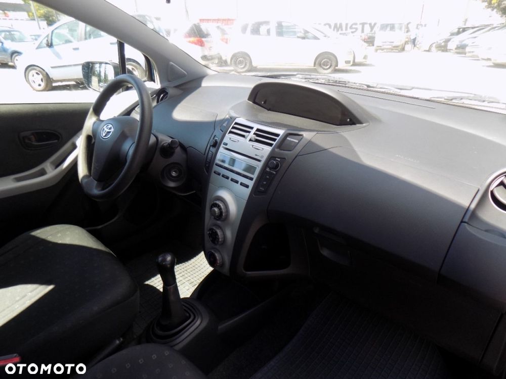 Toyota Yaris - 6