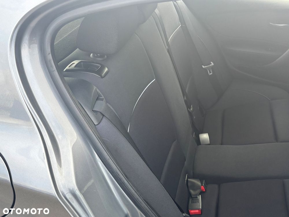 BMW Seria 1 116i - 26