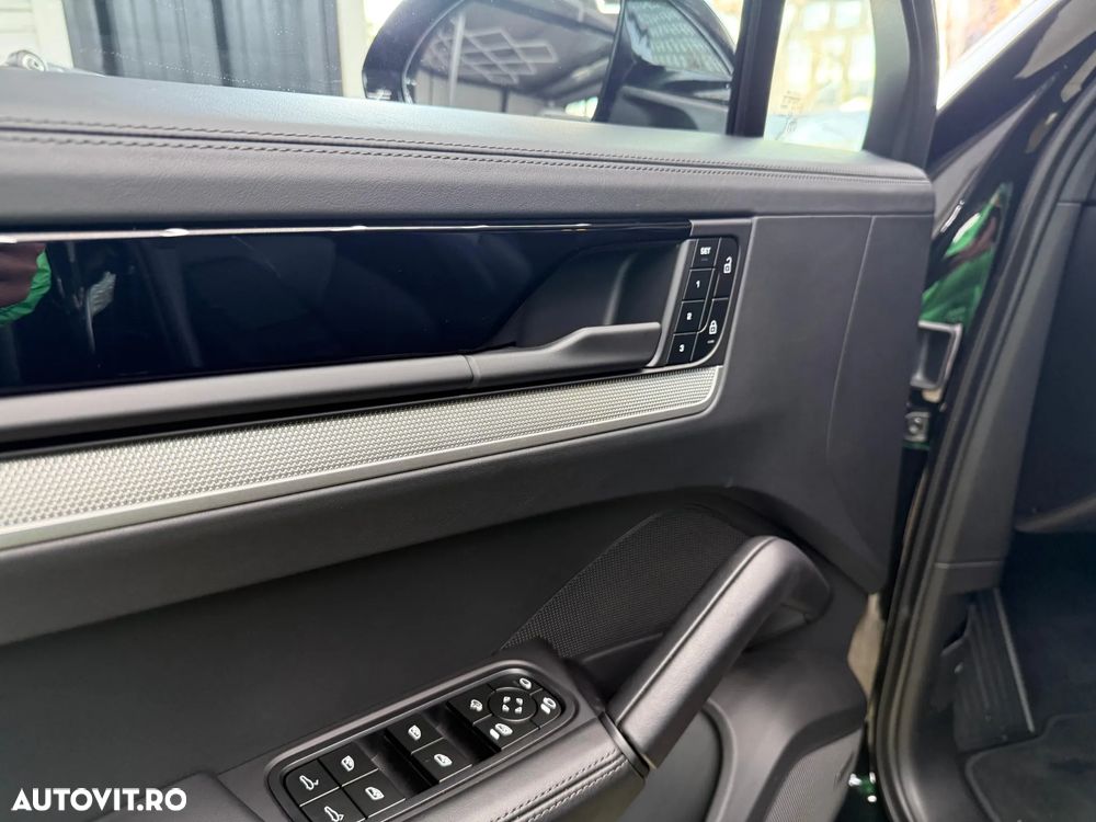 Porsche Cayenne Coupe Standard - 25