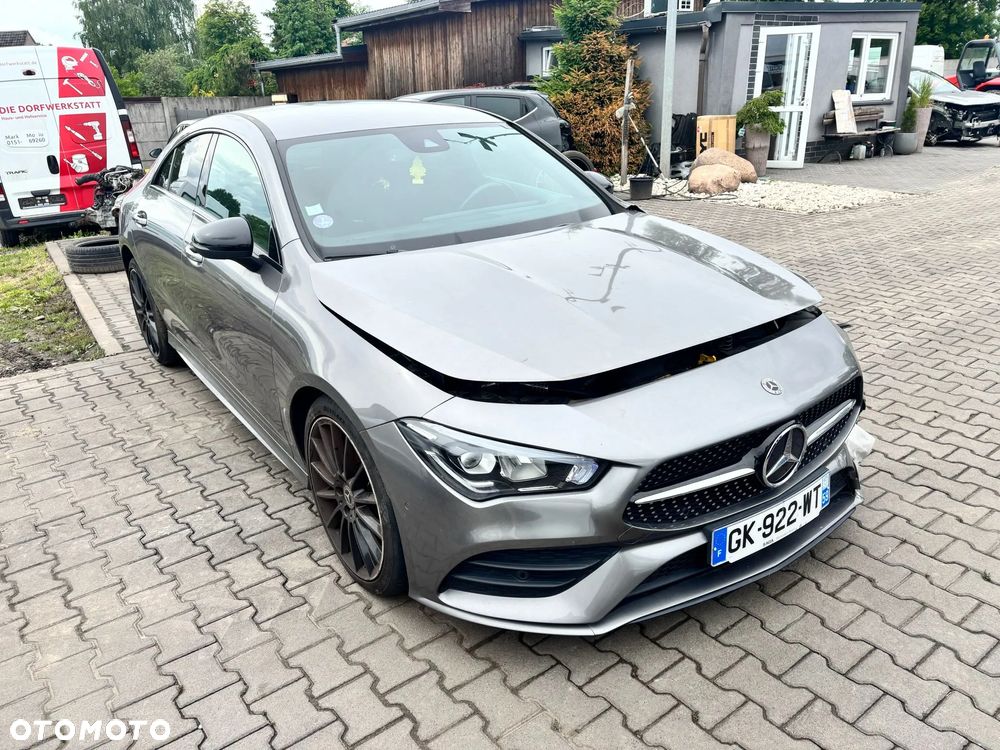 Mercedes-Benz CLA 180 7G-DCT AMG Line - 1