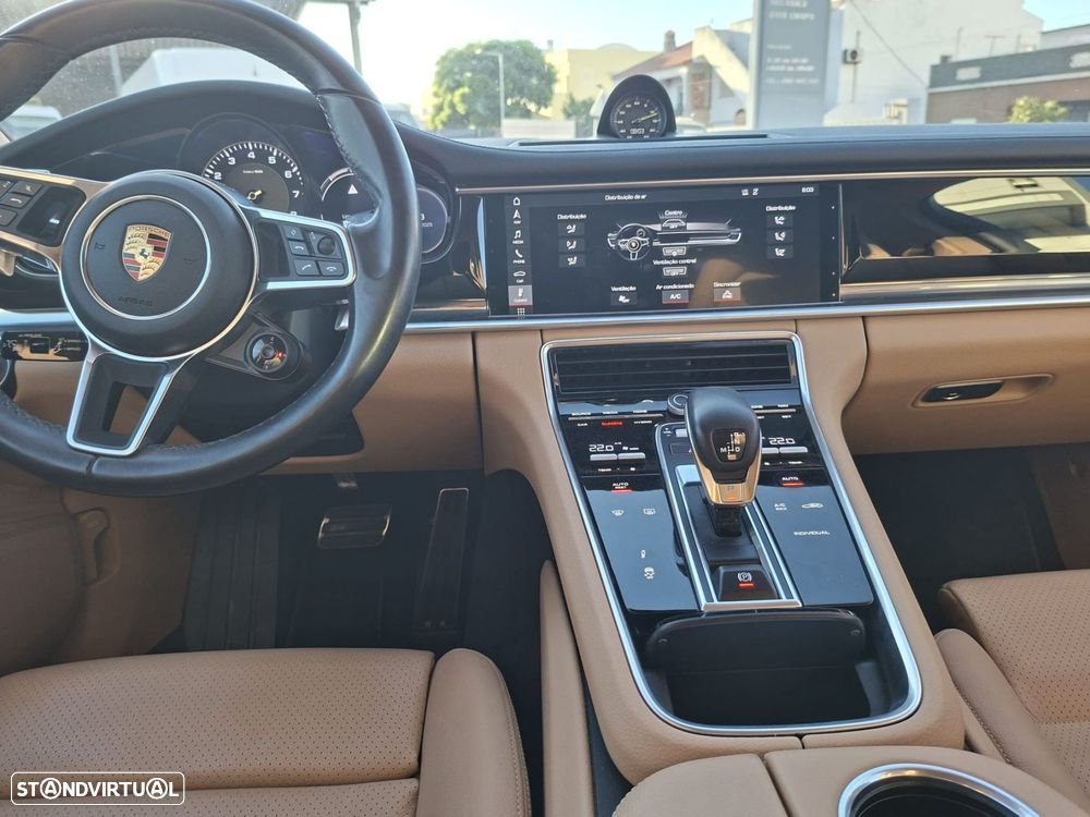 Porsche Panamera Sport Turismo - 16